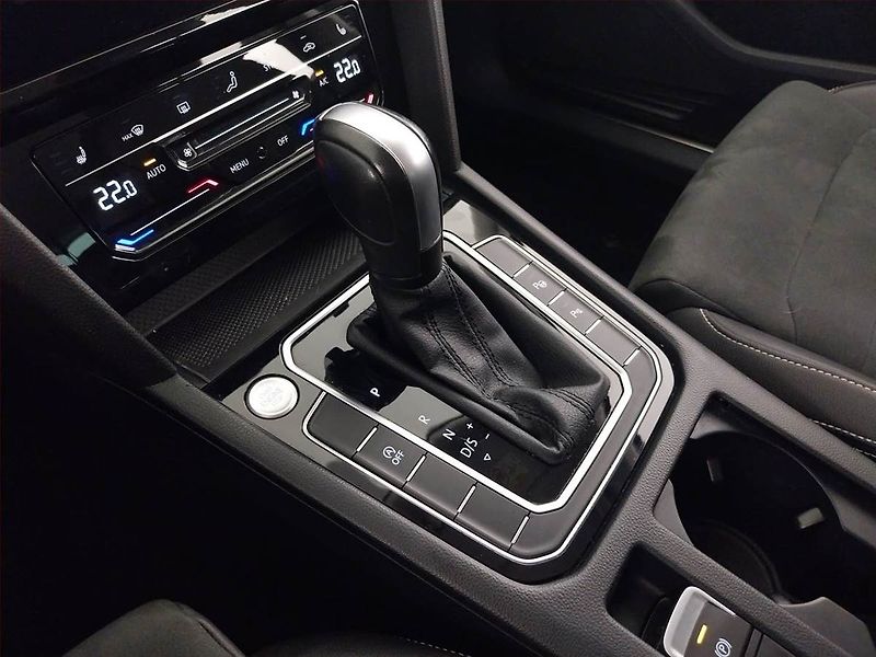 Volkswagen Passat (2022) Elegance 2.0 TDI, 4X4 - fotka 13 z 23