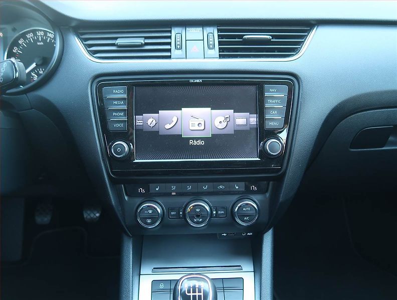 Škoda Octavia (2013) 1.4 TSI, Serv.kniha, Navi - fotka 12 z 19