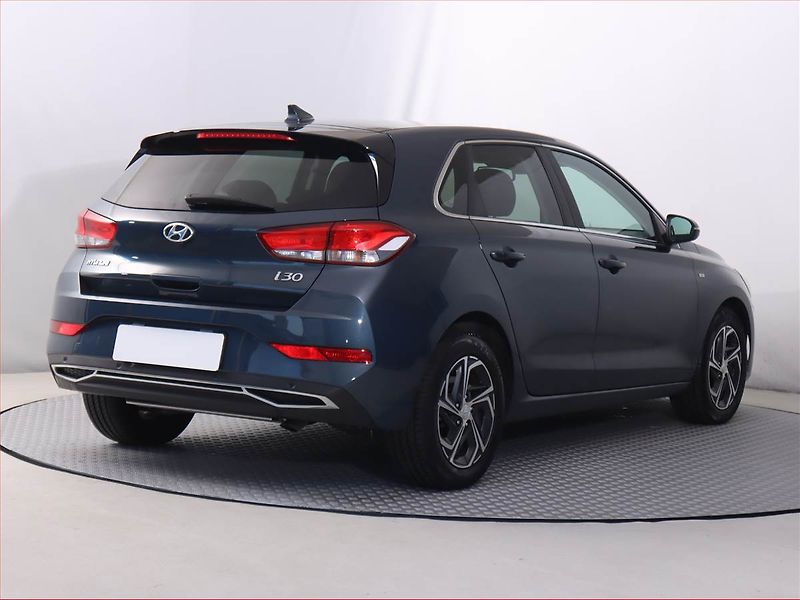 Hyundai i30 (2022) 1.5 T-GDI MHEV, Serv.kniha - fotka 5 z 20