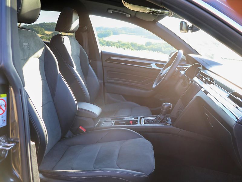 Volkswagen Arteon Shooting Brake 2,0 TDI 142kW 4M DSG R-Line DP - fotka 13 z 41