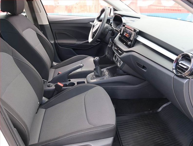 Škoda Fabia (2023) Ambition Plus 1.0, Serv.kniha - fotka 9 z 15