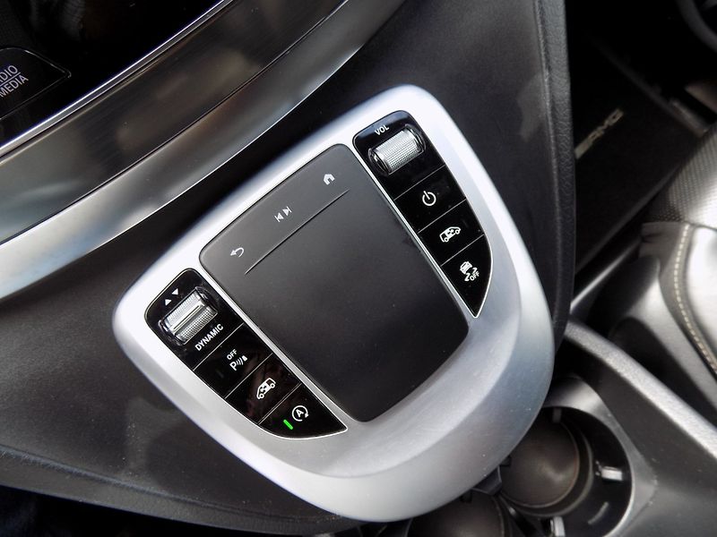 Mercedes-Benz Třídy V (2021) 300d/4Matic/Long/AMG/AirMatic/ - fotka 39 z 49