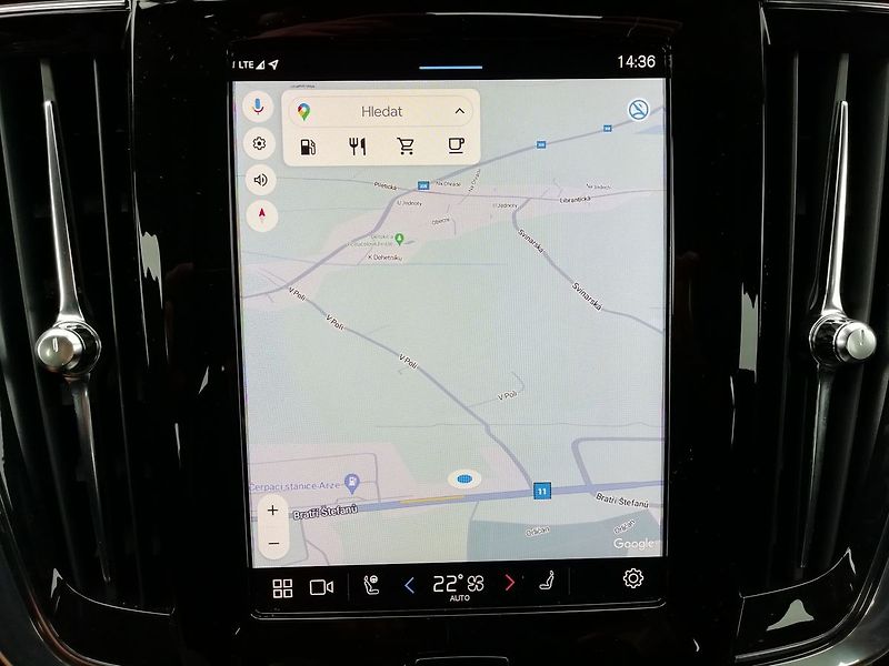 Volvo V90 2,0 Cross Country Bright Plus - fotka 13 z 19