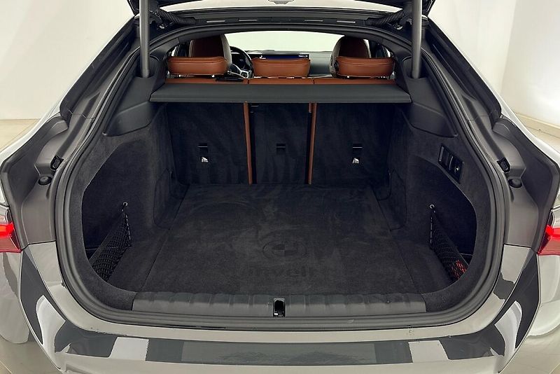 BMW i4 M50 Gran Coupe - fotka 26 z 27