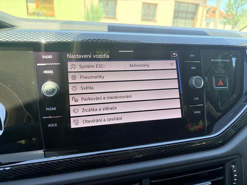 Volkswagen Taigo 1.0TSI LIFE VIRTUAL LED - fotka 32 z 45