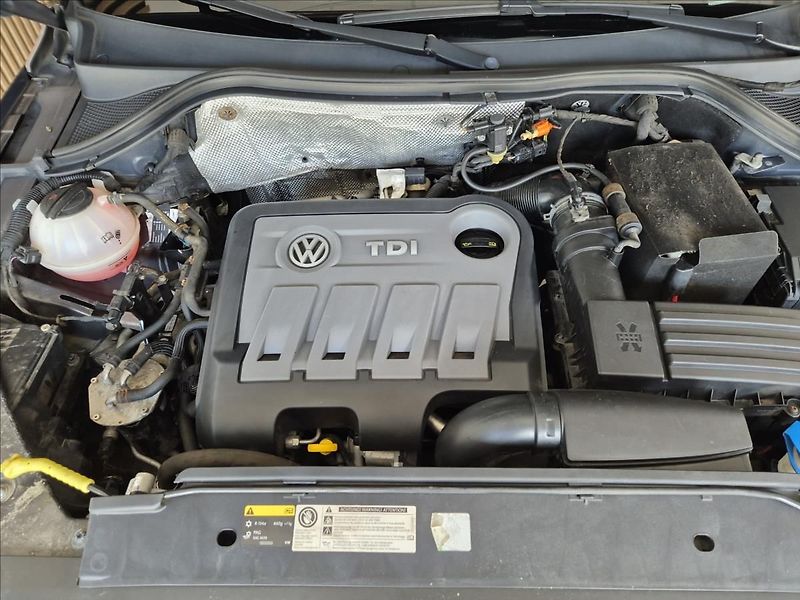 Volkswagen Tiguan TDI 4 MOTION R-Line - fotka 31 z 31