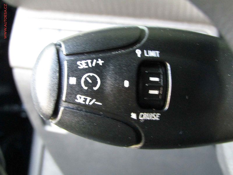 Peugeot 2008 (2019) 1.2PT, Crossway, AT, panor - fotka 12 z 22