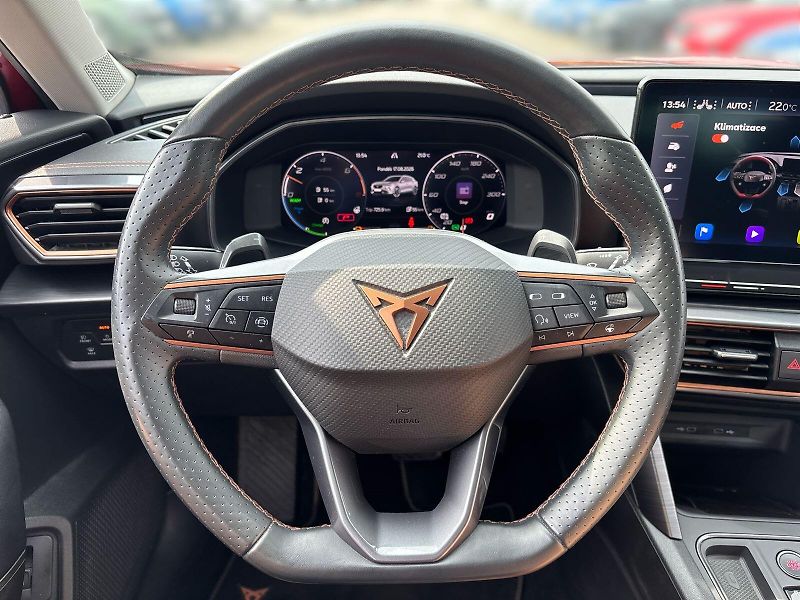 Cupra Formentor (2023) 1.4 TSI e-HYBRID DSG - fotka 6 z 30