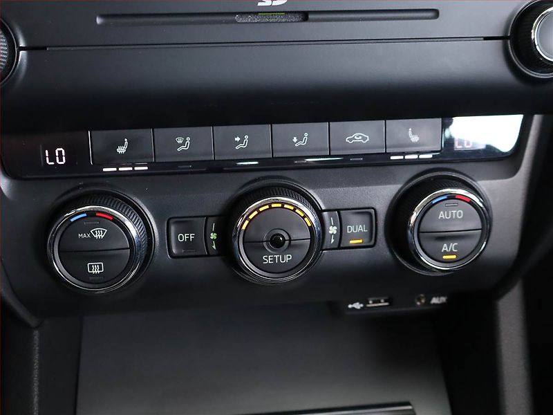 Škoda Octavia (2013) 2.0 TDI, Tempomat - fotka 19 z 19