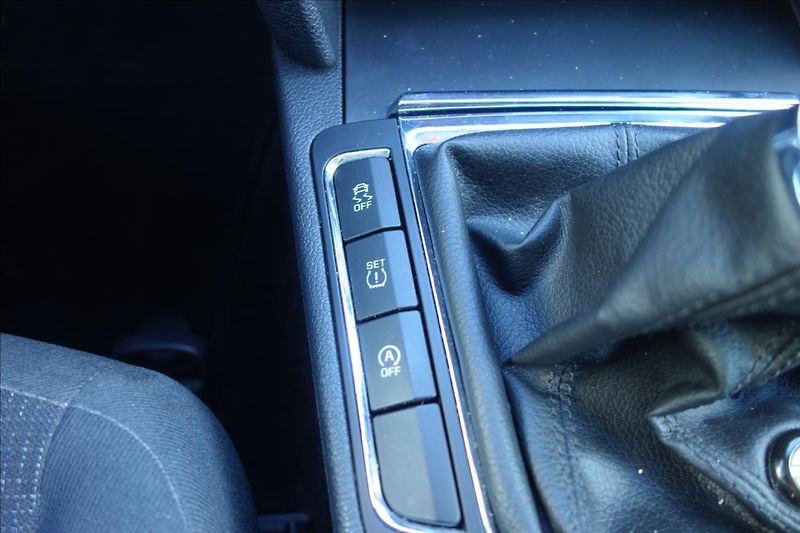 Škoda Superb 2,0 TDi 103KW,ČR,ACTIVE,4x4. - fotka 28 z 35