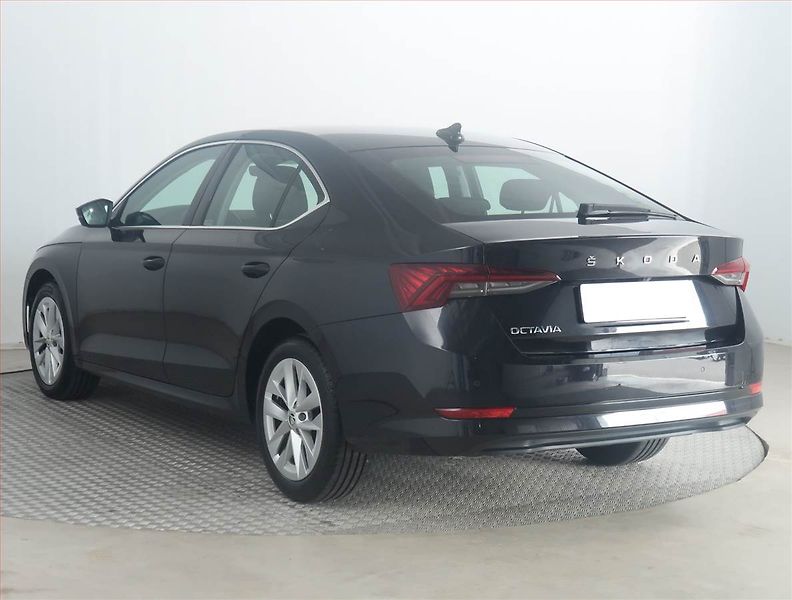 Škoda Octavia (2023) 2.0 TDI, Automat, ČR,1.maj - fotka 4 z 19