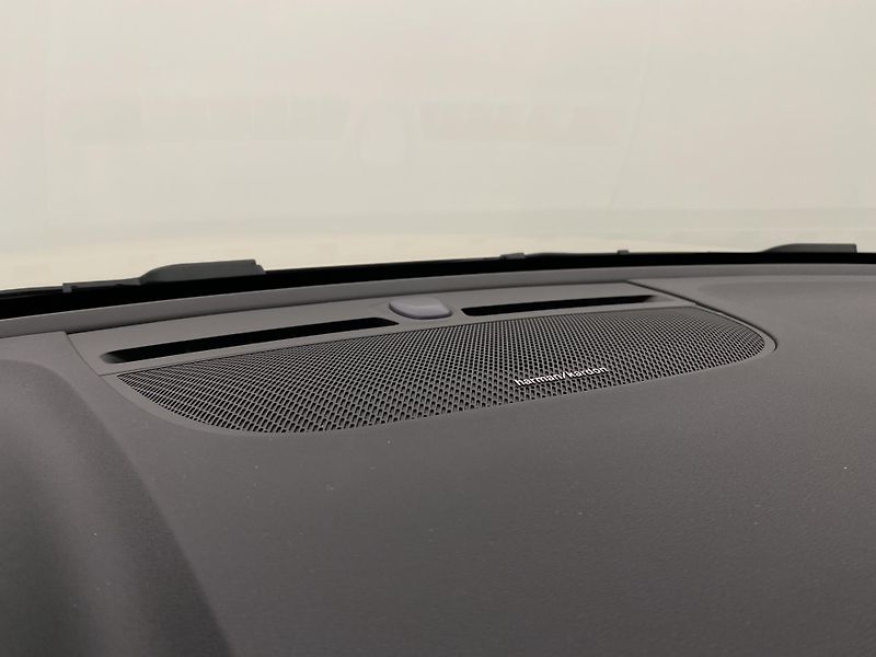 Volvo XC40 (2026) B3 AUT DARK ULTRA - fotka 35 z 66