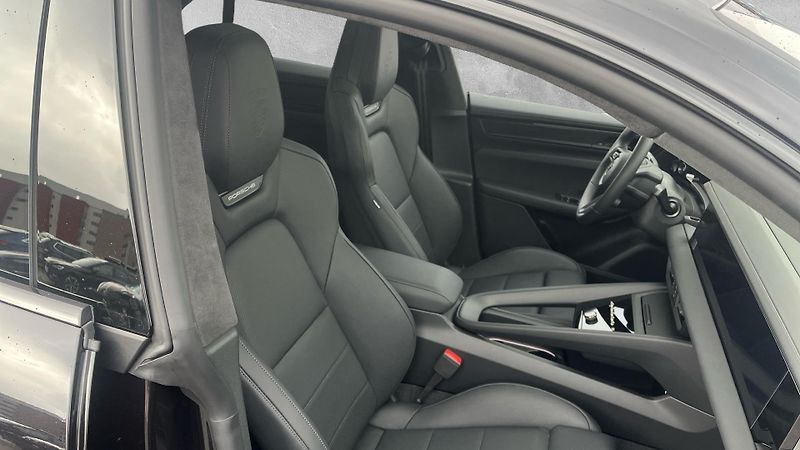 Porsche Macan (2025) Turbo - fotka 17 z 30