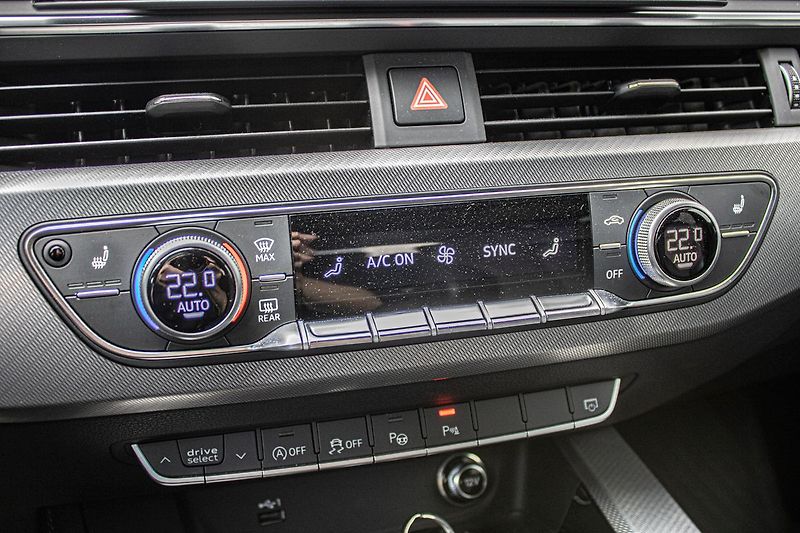 Audi A4 - fotka 24 z 35