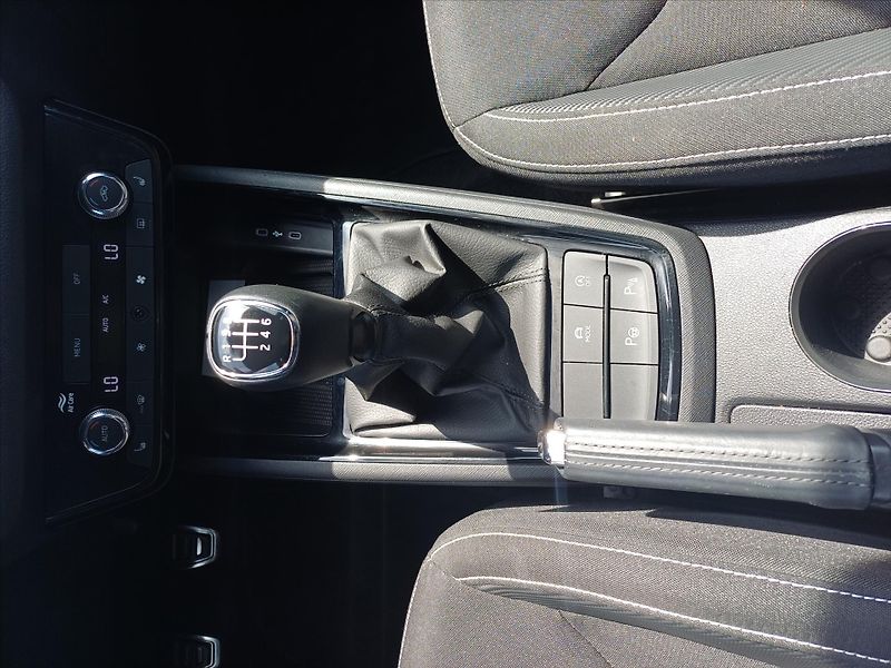 Škoda Kamiq 1,0   1.0TSI 85Kw MONTE CARLO - fotka 15 z 31
