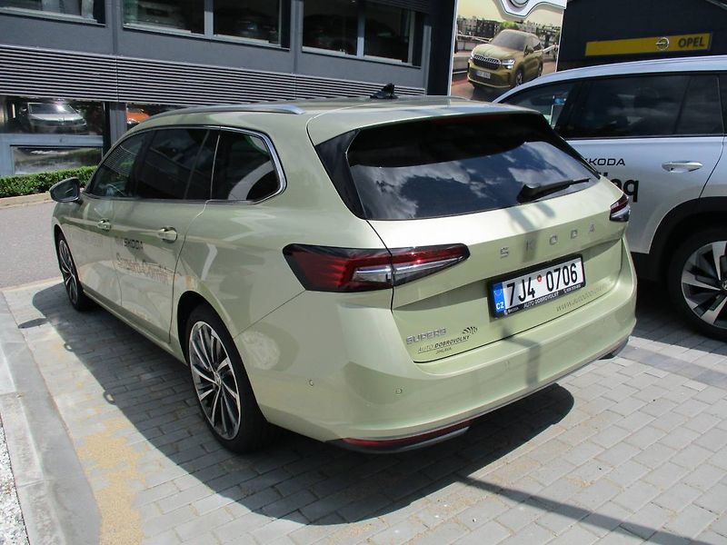 Škoda Superb Combi L&K 2,0TDI/110kW DSG7/P0 - fotka 5 z 15