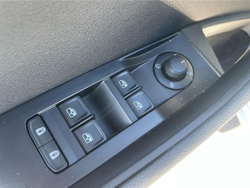 Škoda Superb 2.0 TDi DSG 7st. STYLE - fotka 15 z 26