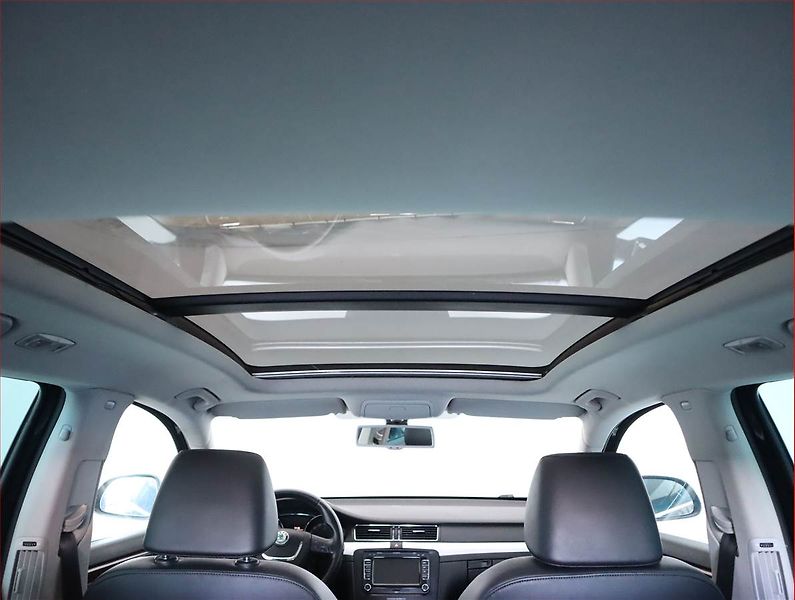 Škoda Superb (2011) Elegance 2.0 TDI, 4X4 - fotka 16 z 22