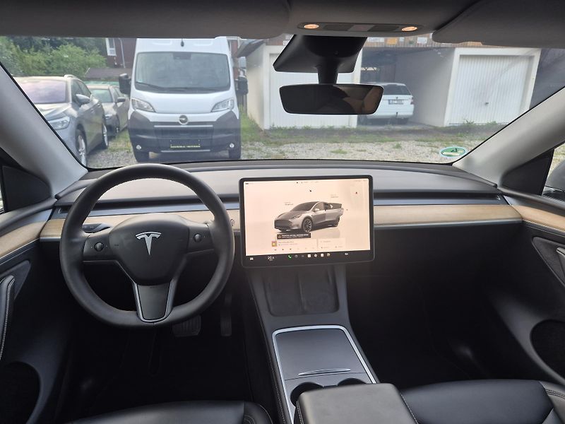 Tesla Model Y ZAMLUVENO ! - fotka 10 z 49