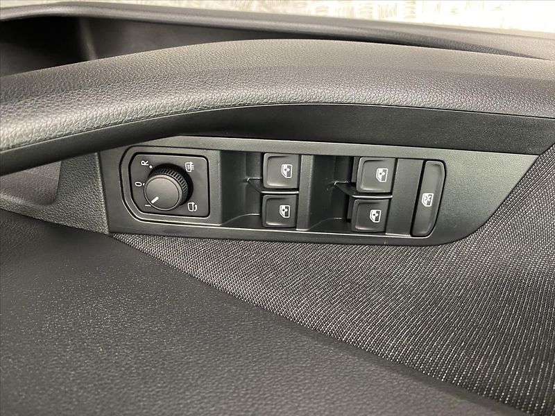Škoda Scala 1,0 TSI 85kW DSG Top Selection - fotka 17 z 29