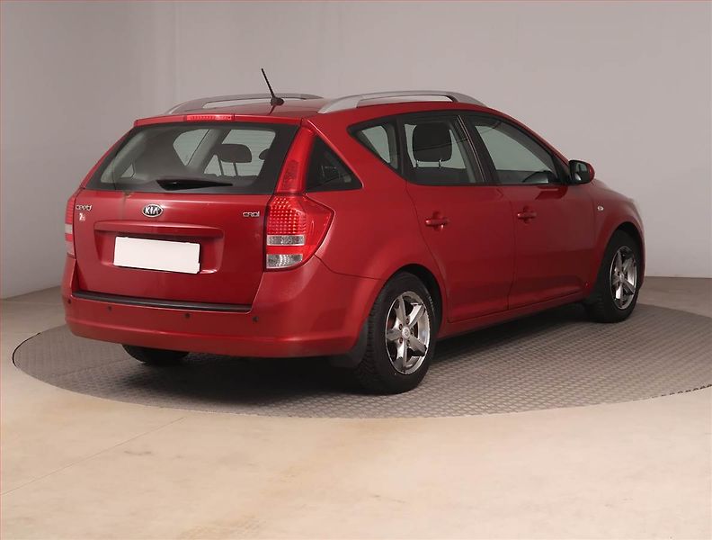 Kia Ceed (2010) 1.6 CRDi, po STK, udržované - fotka 5 z 15