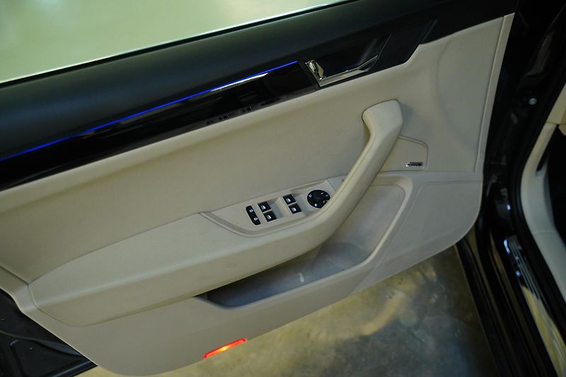 Škoda Superb - fotka 12 z 30