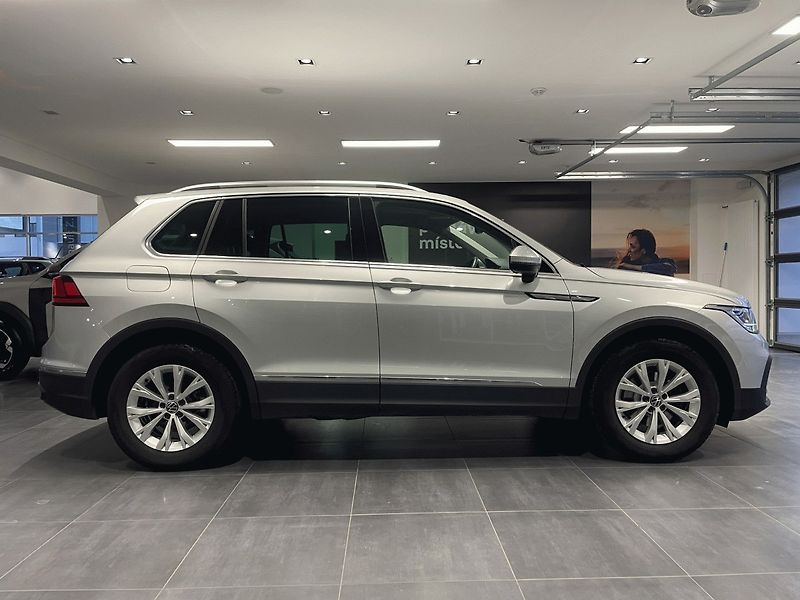Volkswagen Tiguan (2021) LIFE 1,5TSI 150k - fotka 5 z 22