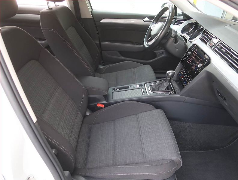 Volkswagen Passat (2021) Business 2.0 TDI, Automat - fotka 9 z 22