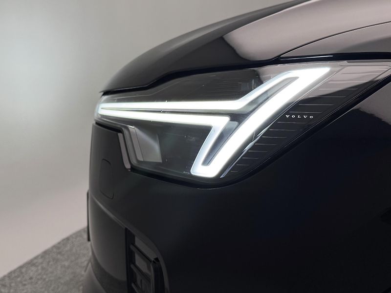 Volvo XC90 (2026) B5 AWD AUT DARK PLUS 7míst - fotka 18 z 26