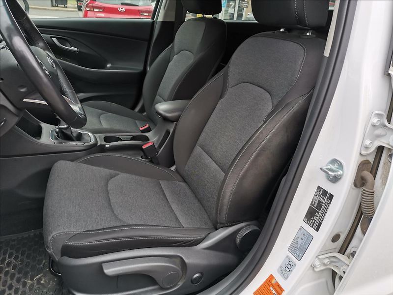 Hyundai i30 1,0 T-GDI Smart kombi - fotka 7 z 20
