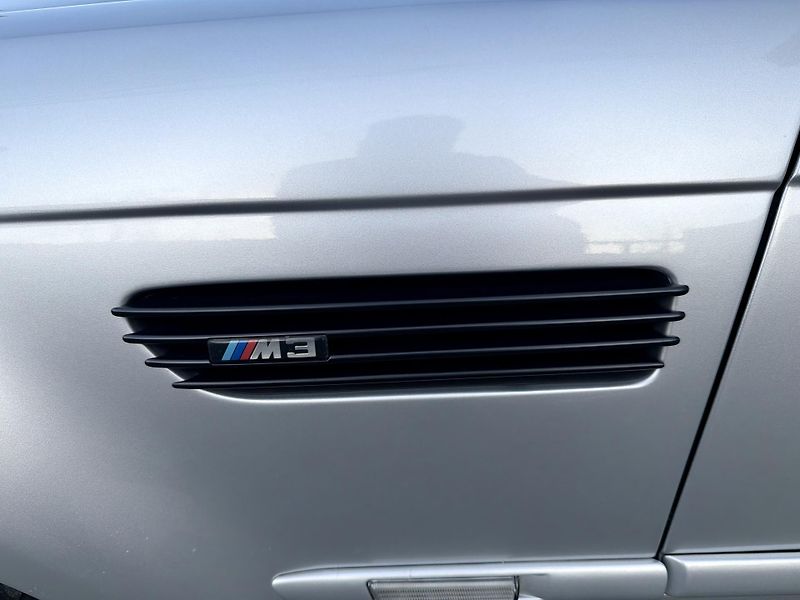 BMW M3 (2002) SMG Coupé CSL paket EU verze - fotka 9 z 25