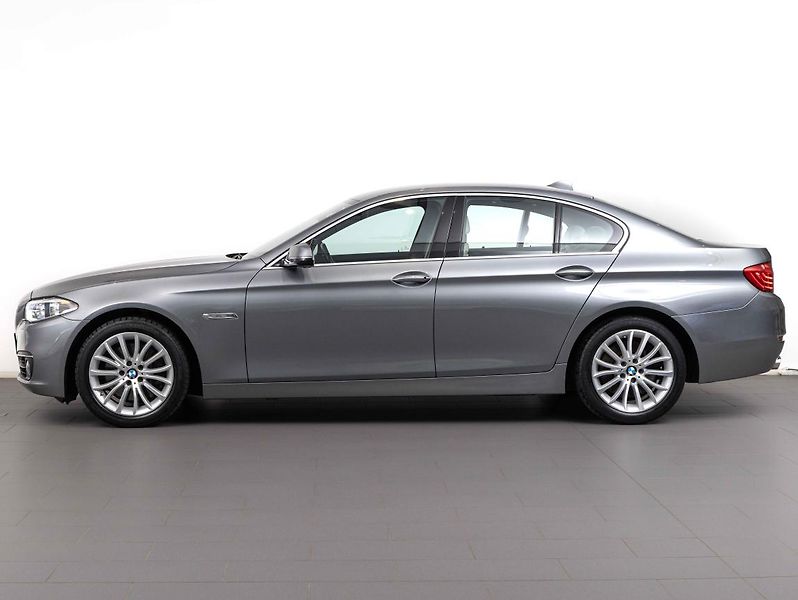 BMW Řada 5 530d xDrive Sedan - fotka 3 z 22