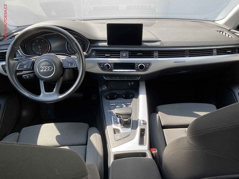 Audi A4 (2018) 2.0 TDi quattro, AT, bixen - fotka 11 z 23