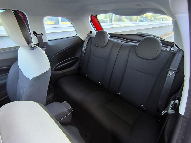 Fiat 500 (2026) Hybrid Icon 1.0 BSG 65k - fotka 24 z 35