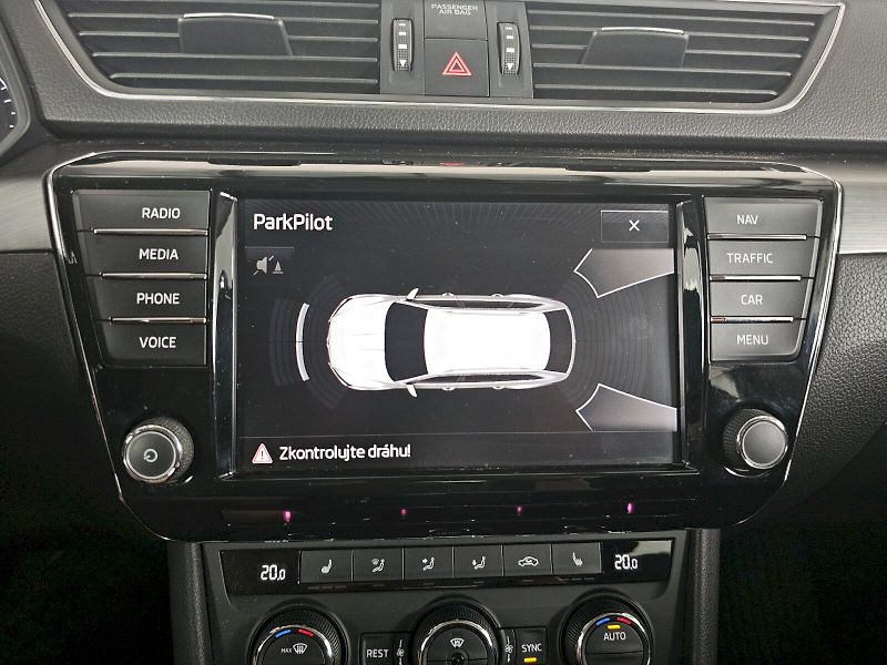 Škoda Superb (2016) 2.0TDi 140kW DSG STYLE PLUS TA - fotka 11 z 27