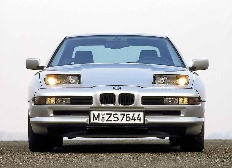BMW řady 8 (E31).