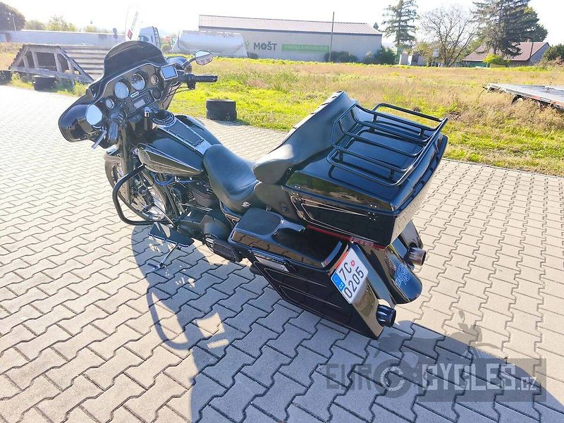 Harley-Davidson FLHTCUI Electra Glide Ultra Classic (2006) 127CUI - fotka 7 z 13