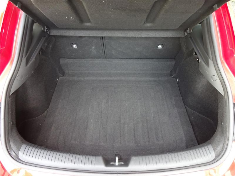 Hyundai i30 1,4 T-GDi 103 kW Fastback - fotka 24 z 55