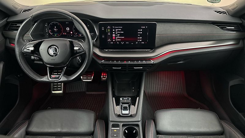 Škoda Octavia 2.0 TDI DSG 4x4 RS Combi - fotka 8 z 32