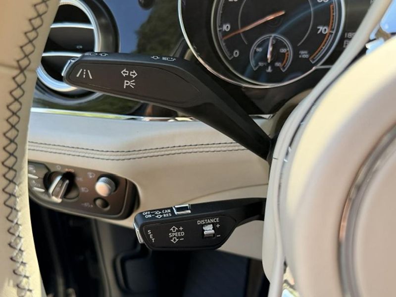 Bentley Bentayga 6,0 V12 4WD,head-up, TOP STAV - fotka 26 z 49