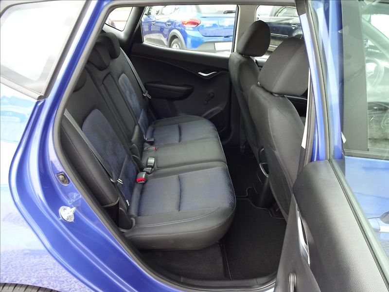 Hyundai ix20 1,6 i 91kW 56 000km - fotka 25 z 48