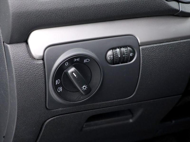 Volkswagen Golf 1,4 MPI 59KW Klimatizace CZ - fotka 15 z 31