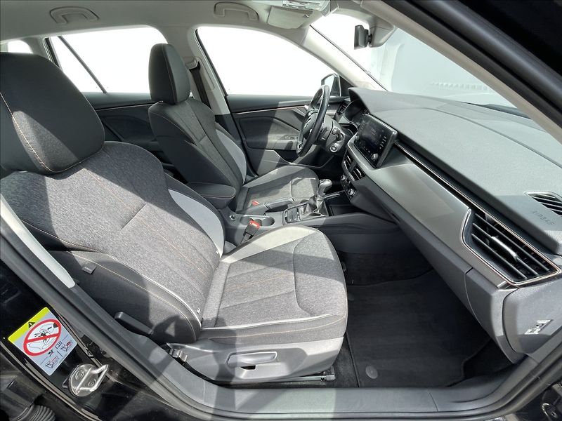 Škoda Kamiq 1,5 TSI DSG Style TAŽNÉ+ACC - fotka 18 z 23