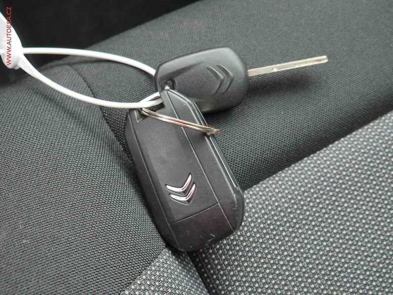 Citroën C4 Cactus (2015) 1.2PT, ČR, servis.kniha - fotka 18 z 19