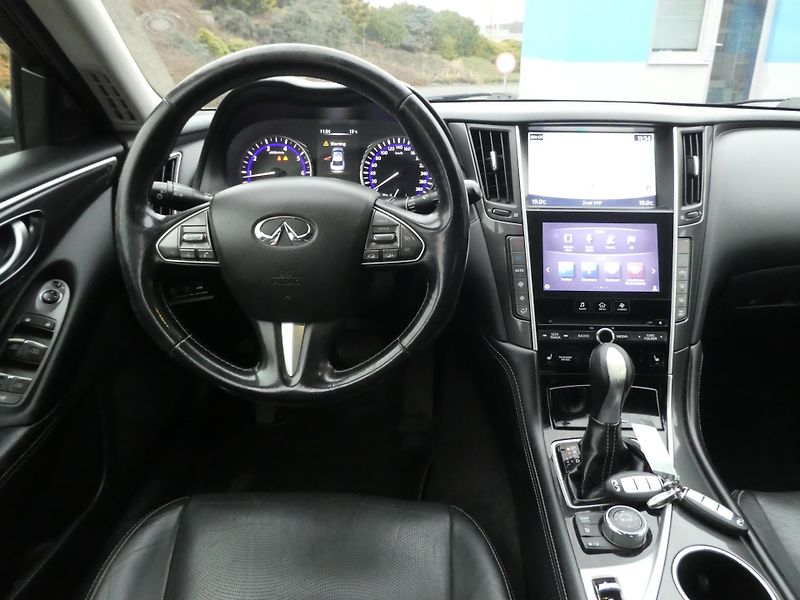 Infiniti Q50 2,2D 125kW automat navigace  - fotka 7 z 17