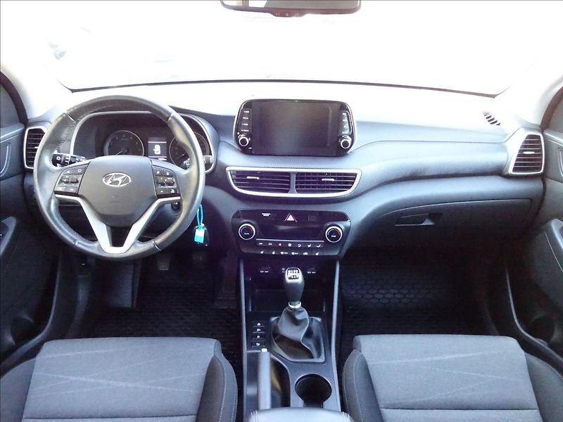 Hyundai Tucson 1,6T- GDi 130kW Trikolor - fotka 32 z 58