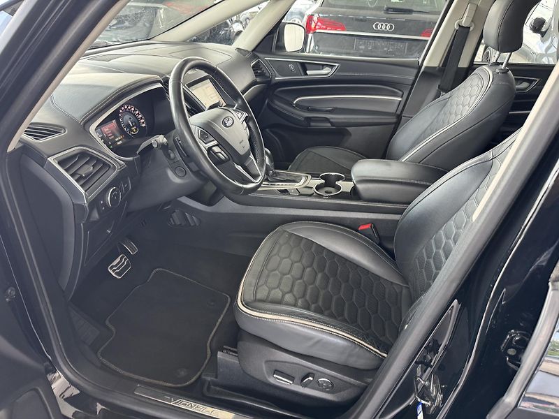 Ford S-MAX (2017) 2,0SCTi AUT. VIGNALE 7.MÍST - fotka 12 z 33