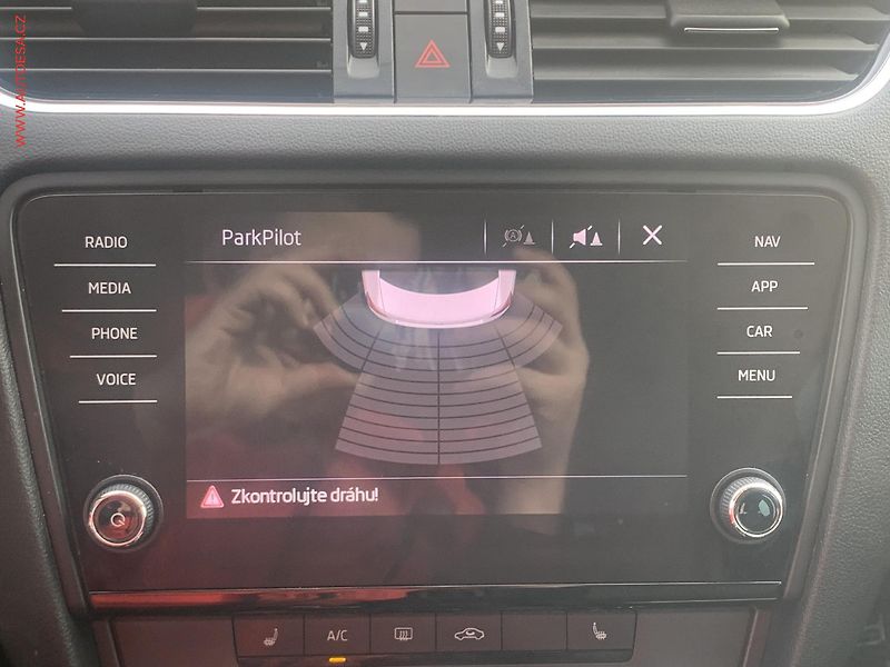 Škoda Octavia (2018) 1.4 TSi, 2.maj,ČR, Ambition - fotka 17 z 20