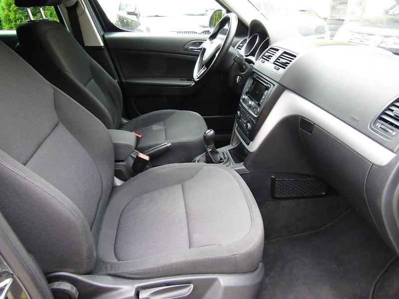 Škoda Yeti (2014) 1.2 TSI NAVI CAR-PASS - fotka 26 z 37