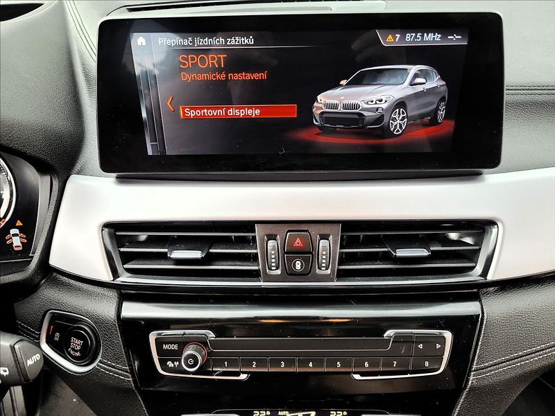 BMW X2 18i ,led,navi,kůže,výhřev - fotka 30 z 47